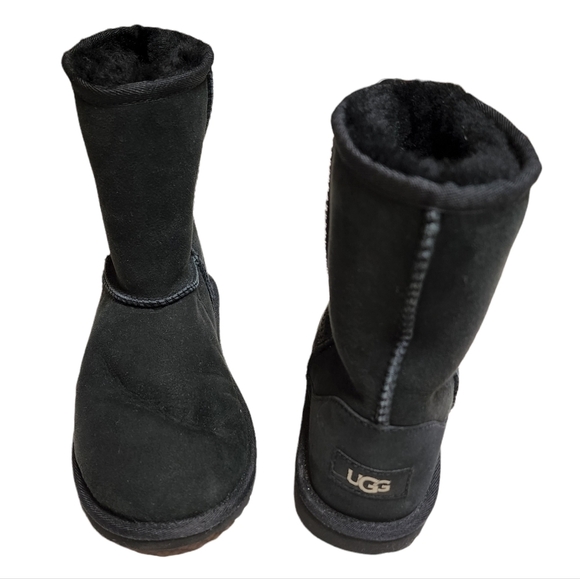 UGG classic short black boots